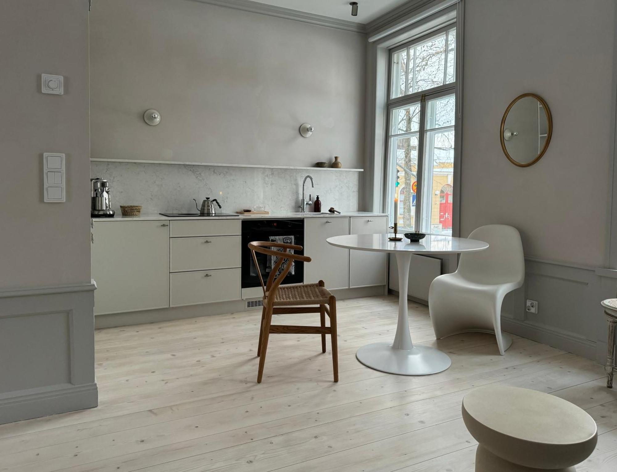 Uniikki Ja Tunnelmallinen Empireasunto Haemeenlinnan Ydinkeskustassa Apartment *